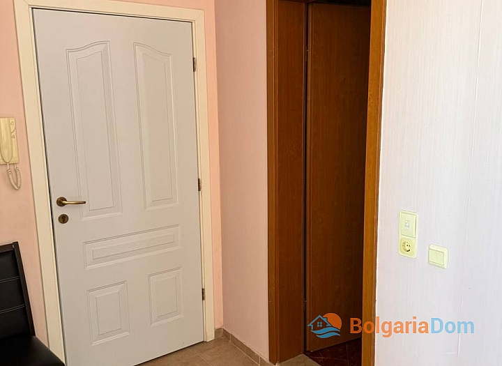 Zweizimmerwohnung mit Meerblick in einer großen Anlage. Foto 14