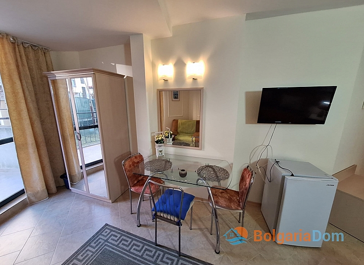 Простора студія з чудовою локацією. Фото 9