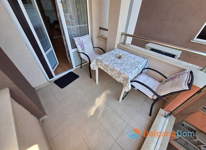 Excellent studio with pool view in a good complex. Photo 9