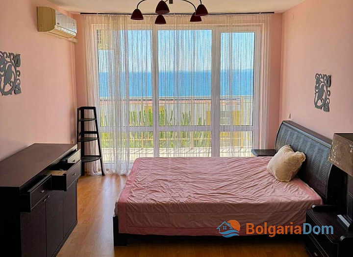 Zweizimmerwohnung mit Meerblick in einer großen Anlage. Foto 2