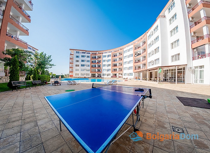 Apartment with a pool view on the first line. Photo 18