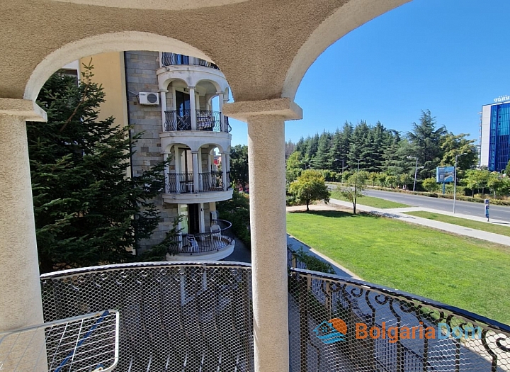 Spacious apartment in a large complex. Photo 9