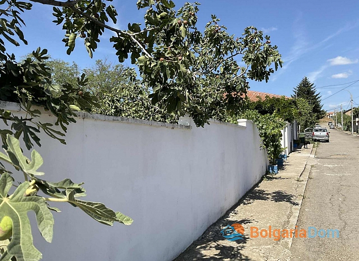 Отличный дом с тремя спальнями и красивым садом. Фото 30