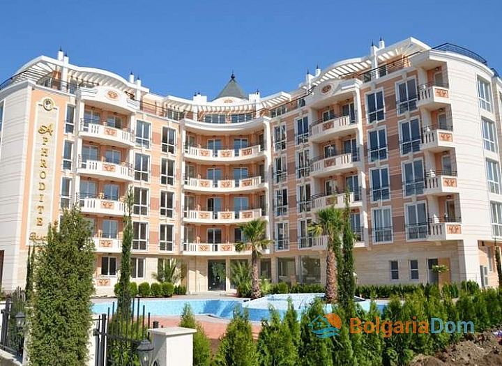 Large furnished studio in a beautiful complex. Photo 1