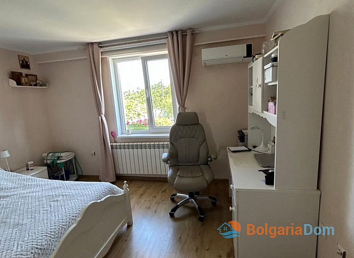 Отличный дом с тремя спальнями и красивым садом. Фото 23