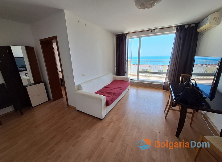 Apartmán s výhledem na moře ve velkém komplexu. Foto 2
