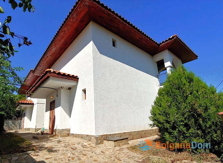 Будинок з ділянкою та новими меблями у чудовому селі. Фото 6