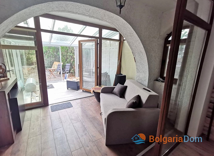 Будинок з ділянкою та новими меблями у чудовому селі. Фото 15