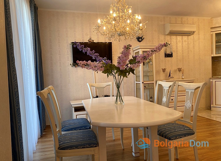 Luxuriöse geräumige Dreizimmerwohnung in einem Luxuskomplex. Foto 15