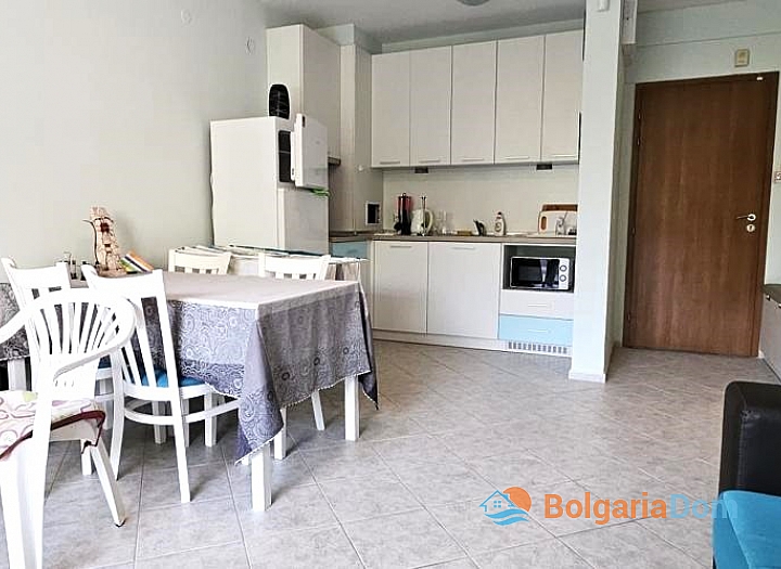 Třípokojový apartmán v docházkové vzdálenosti od moře za vynikající cenu. Foto 10