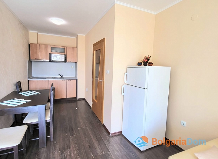 Dvoupokojový apartmán v pěší vzdálenosti od moře. Foto 13