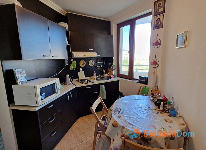 Large two-room apartment 300 meters from the sea. Photo 4