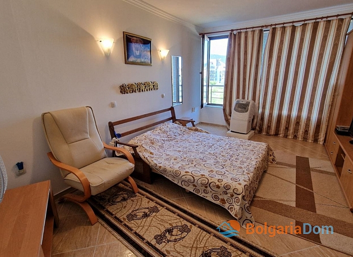 Large two-room apartment 300 meters from the sea. Photo 5