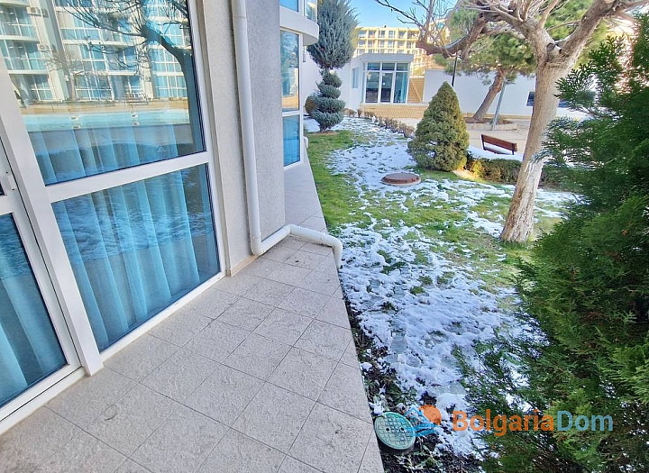 Apartment with a courtyard in a great complex in Burgas at a good price. Photo 6