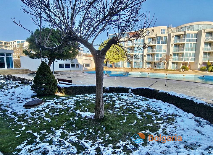 Apartment with a courtyard in a great complex in Burgas at a good price. Photo 7