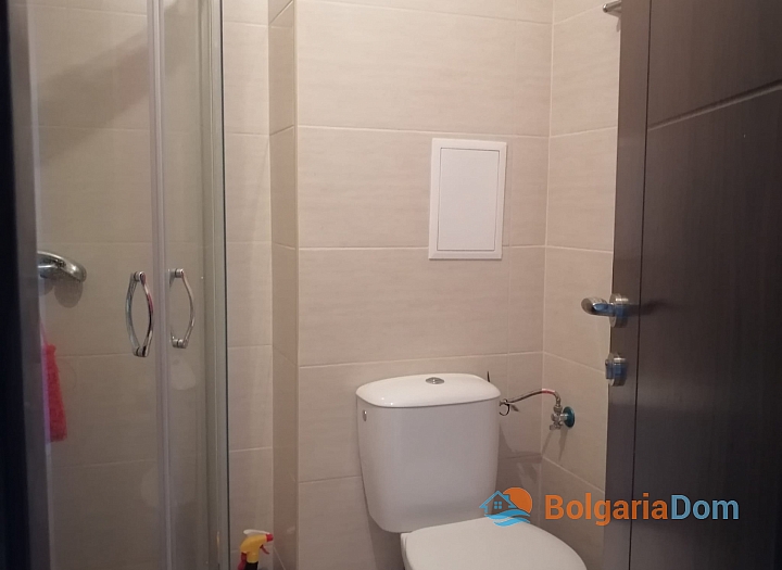 Zweizimmerwohnung mit Poolblick an der Küste. Foto 11