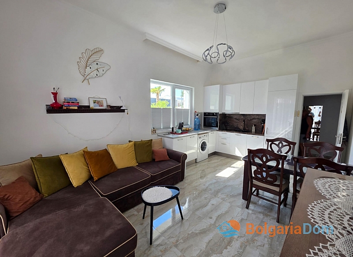 Beautiful two-room apartment in a cozy complex on the coast. Photo 1