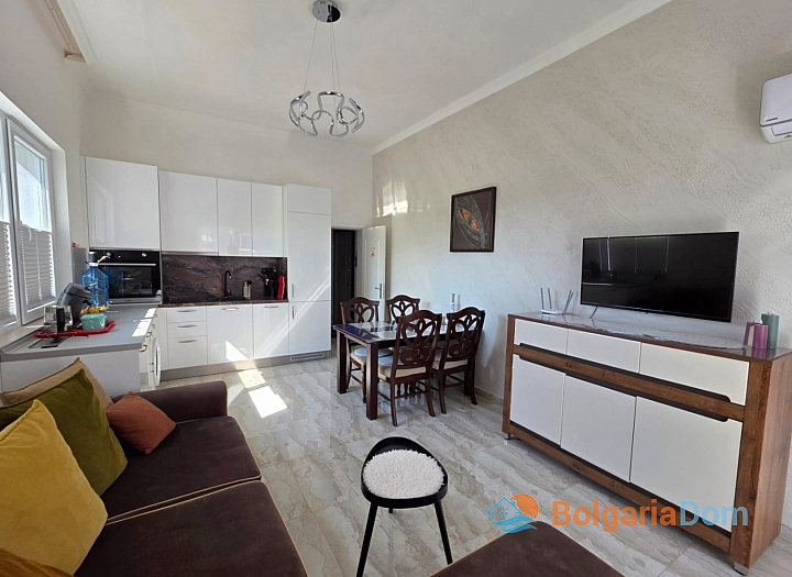 Beautiful two-room apartment in a cozy complex on the coast. Photo 9