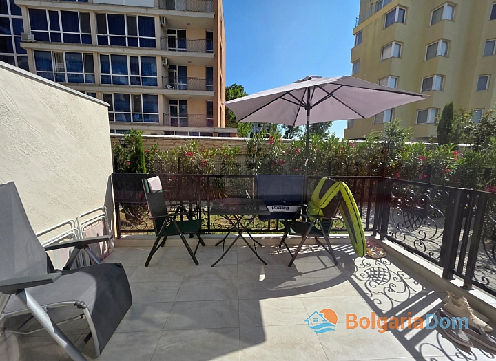Beautiful two-room apartment in a cozy complex on the coast. Photo 7