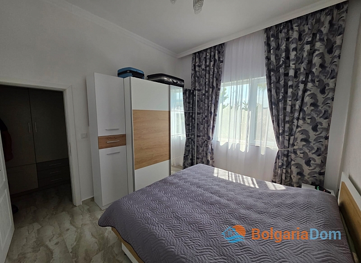 Beautiful two-room apartment in a cozy complex on the coast. Photo 5