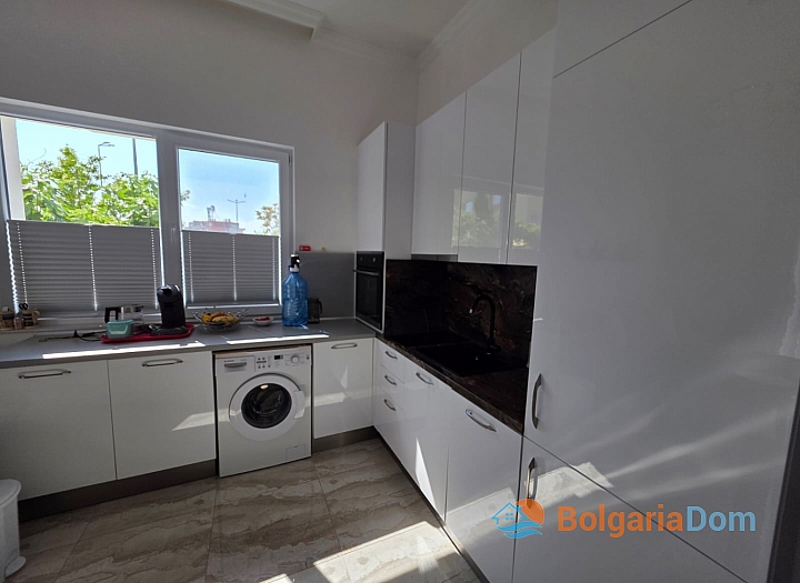 Beautiful two-room apartment in a cozy complex on the coast. Photo 11