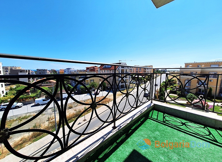 Excellent large studio in a luxury complex in Ravda. Photo 6