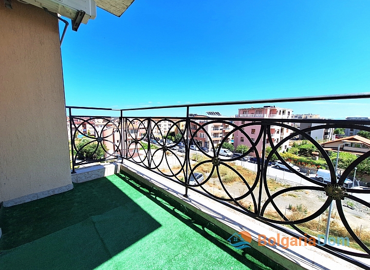 Excellent large studio in a luxury complex in Ravda. Photo 7