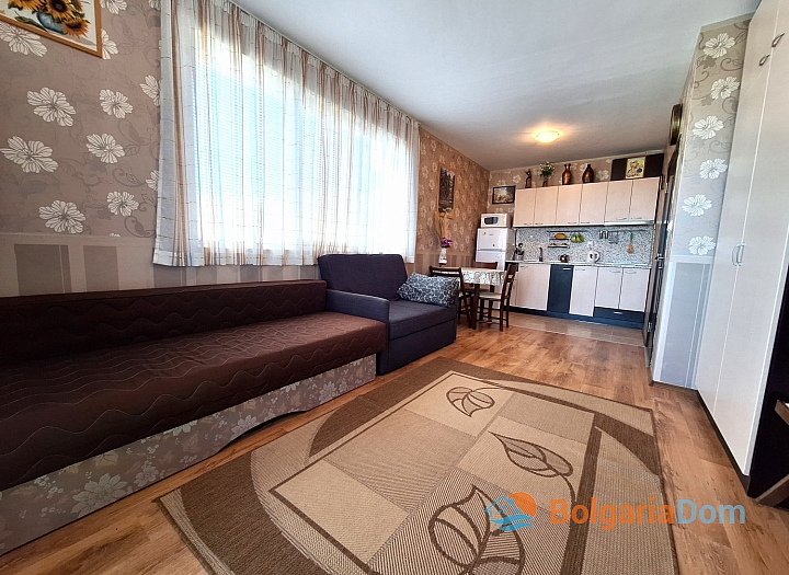 Excellent large studio in a luxury complex in Ravda. Photo 3