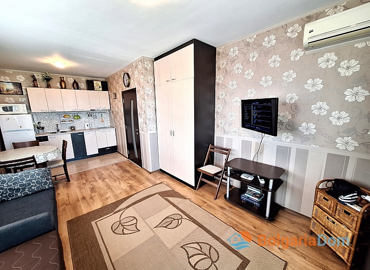 Excellent large studio in a luxury complex in Ravda. Photo 4
