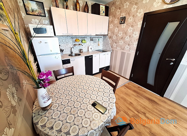 Excellent large studio in a luxury complex in Ravda. Photo 16