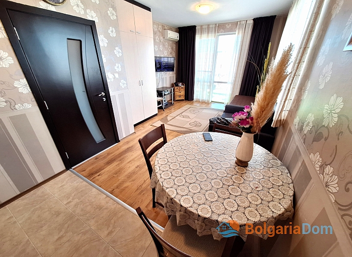 Excellent large studio in a luxury complex in Ravda. Photo 14