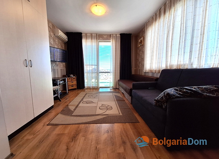 Excellent large studio in a luxury complex in Ravda. Photo 2