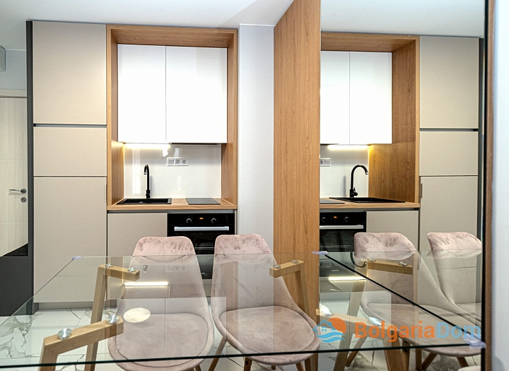Stilvolle Zweizimmerwohnung in einem neuen Luxuskomplex an der Küste. Foto 3