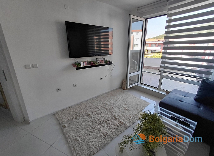 Krásný třípokojový byt na prvním pobřeží. Foto 4