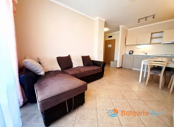 Zwei-Zimmer-Wohnung mit herrlichem Blick auf die Pools in einem Luxuskomplex. Foto 3