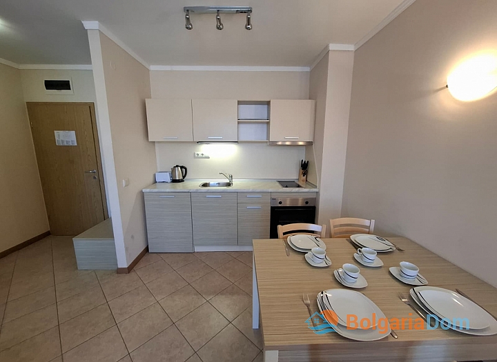 Zwei-Zimmer-Wohnung mit herrlichem Blick auf die Pools in einem Luxuskomplex. Foto 5