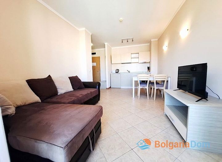 Zwei-Zimmer-Wohnung mit herrlichem Blick auf die Pools in einem Luxuskomplex. Foto 20