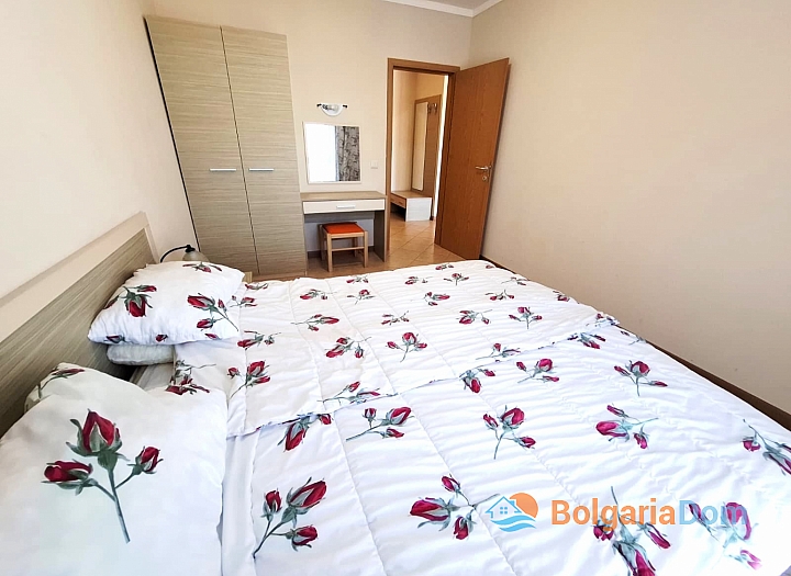 Zwei-Zimmer-Wohnung mit herrlichem Blick auf die Pools in einem Luxuskomplex. Foto 25