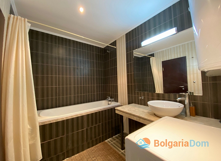 Просторная двухкомнатная квартира в 200 метрах от моря . Фото 28 Просторная двухкомнатная квартира в 200 метрах от моря . Фото 28