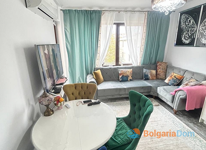 Двухкомнатная квартира на первой линии в центре Несеба. Фото 6