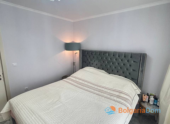 Двухкомнатная квартира на первой линии в центре Несеба. Фото 8