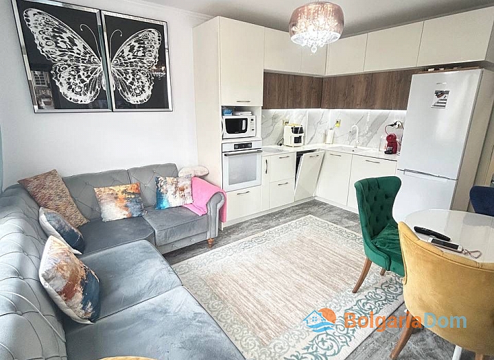 Двухкомнатная квартира на первой линии в центре Несеба. Фото 5