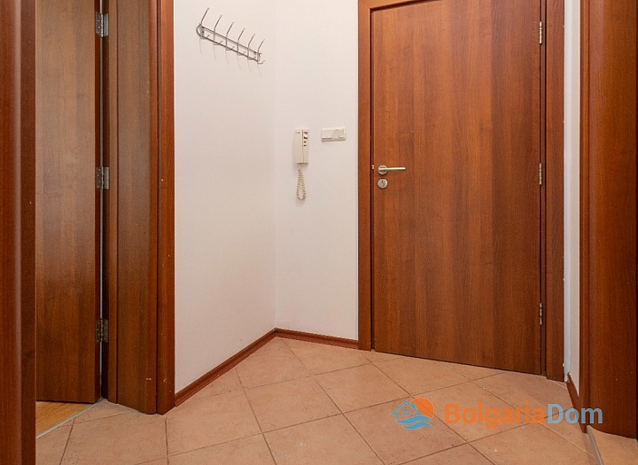 Geräumiges Zweizimmerapartment mit Poolblick, 500 Meter vom Meer entfernt. Foto 12