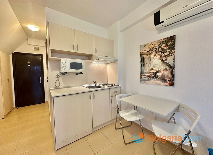 A stylish and cozy studio in the very center of the resort. Photo 14