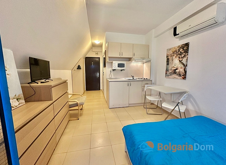 A stylish and cozy studio in the very center of the resort. Photo 4