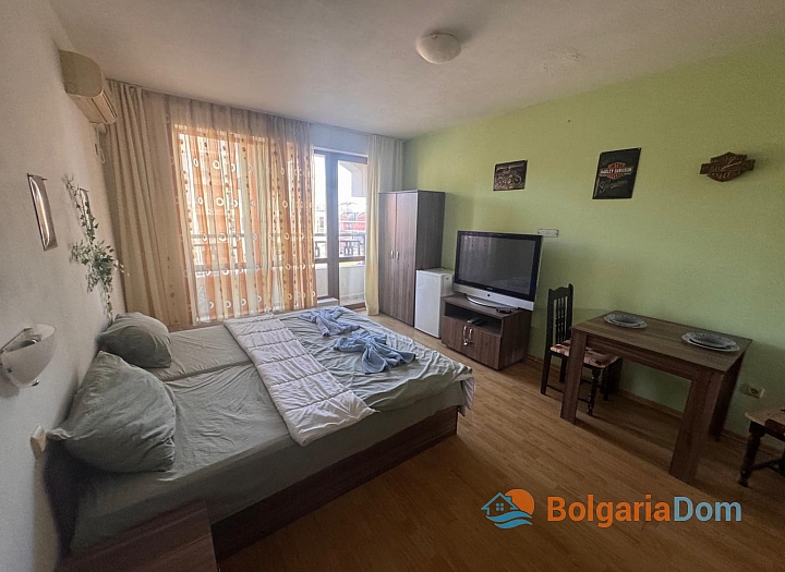 Просторная студия в 100 метрах от моря на Святом Власе. Фото 2 Просторная студия в 100 метрах от моря на Святом Власе. Фото 2