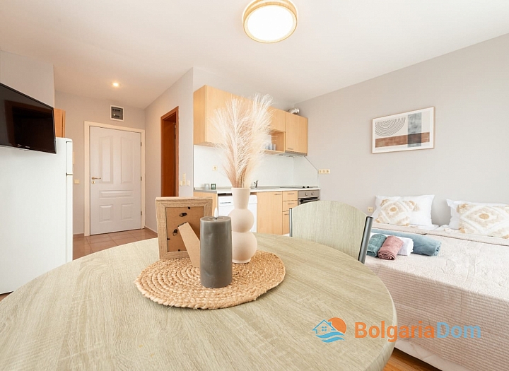 Excellent studio for year-round living. Photo 4