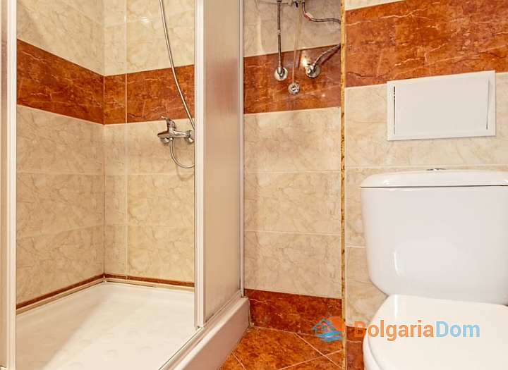 Excellent studio for year-round living. Photo 8