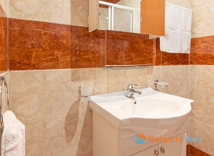 Excellent studio for year-round living. Photo 9