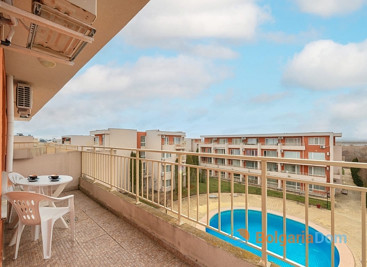 Excellent studio for year-round living. Photo 11